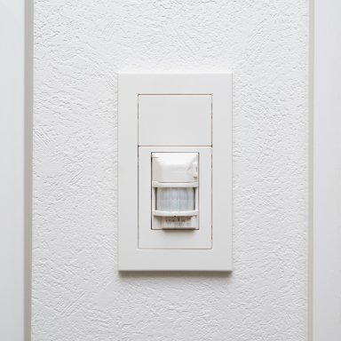 人感センサー玄関ライ